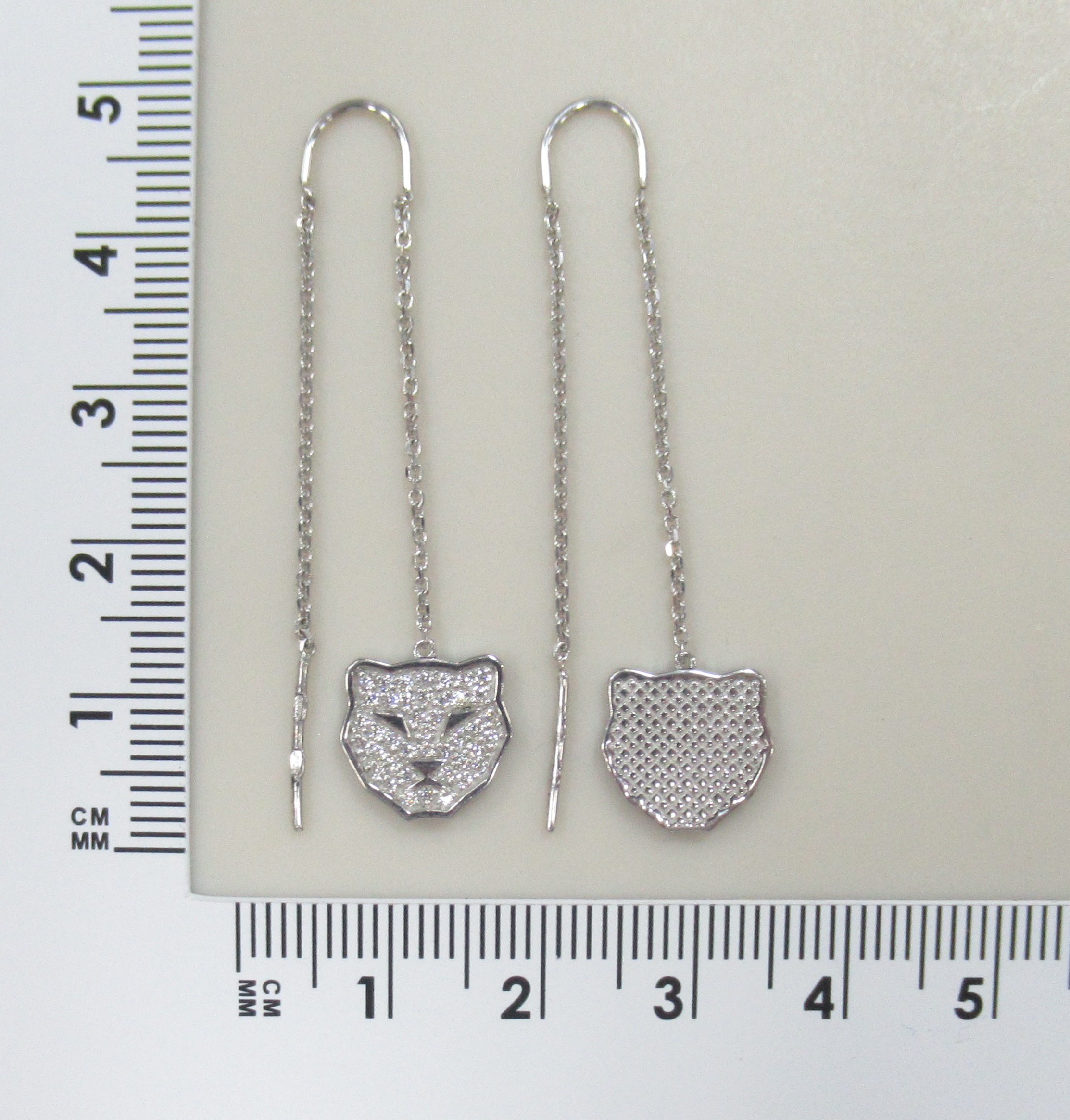 Серебряные серьги-протяжки 925 пробы; плетение Якорное; вставки 82 Фианит бесцв.;